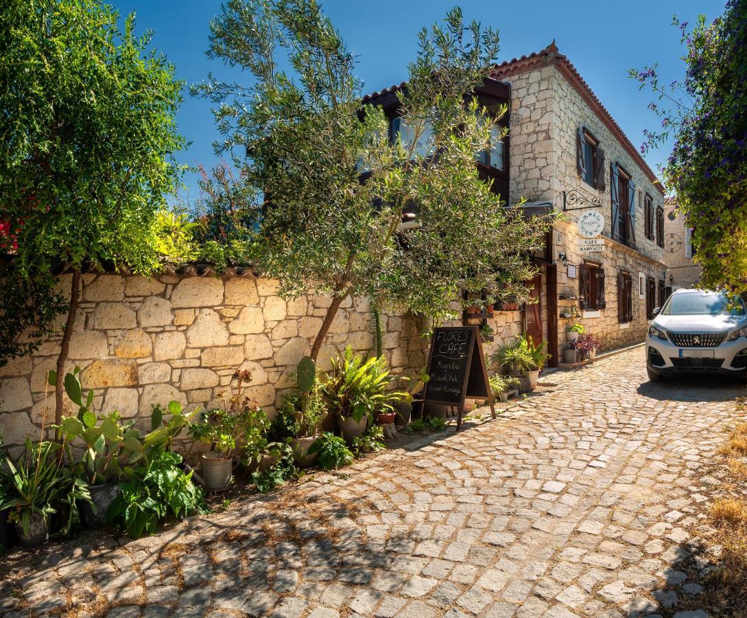 Flores Hotel Alacati Exterior photo