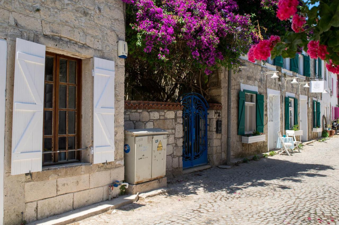 Flores Hotel Alacati Exterior photo