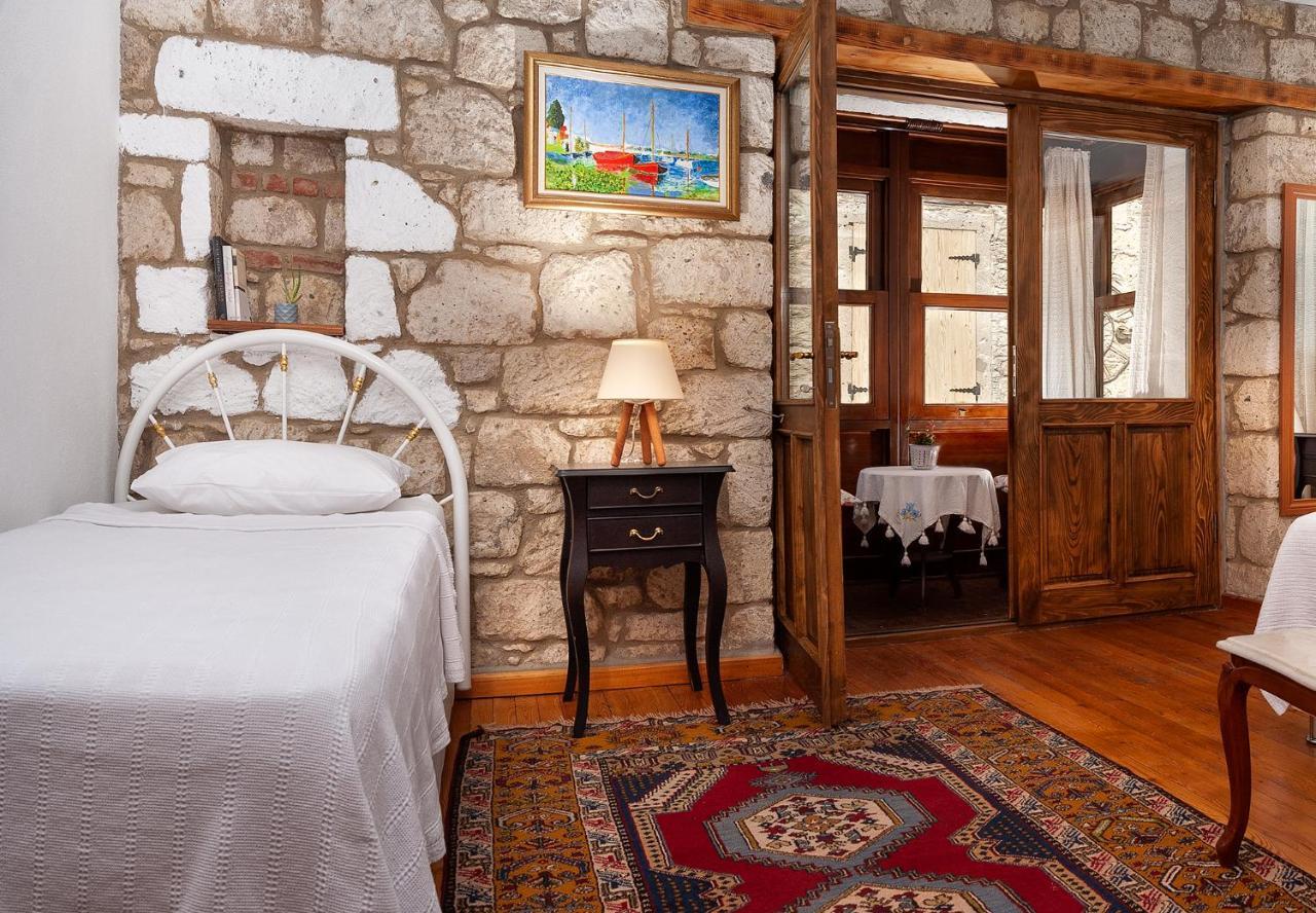 Flores Hotel Alacati Exterior photo