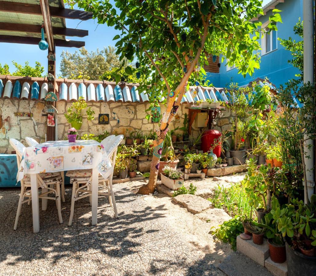 Flores Hotel Alacati Exterior photo